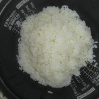 お酒パワ―で美味しくご飯が炊けました❤
こんなことで安いお米が美味しくなるなんて（＾▽＾）／助かります☆
